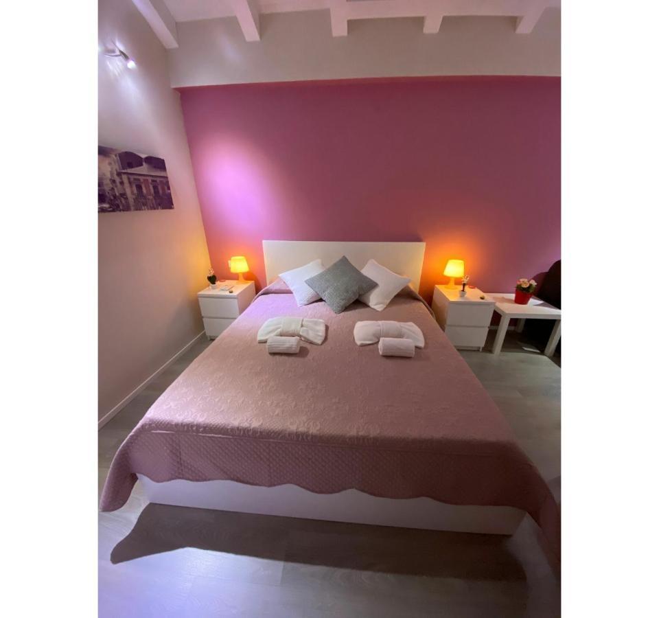 Bnb Archimede Catania Bagian luar foto